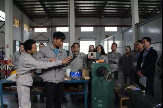 紫電公司舉辦2017年變壓器工藝技術(shù)培訓(xùn)交流會(huì) 紫電公司舉辦2017年變壓器工藝技術(shù)培訓(xùn)交流會(huì)