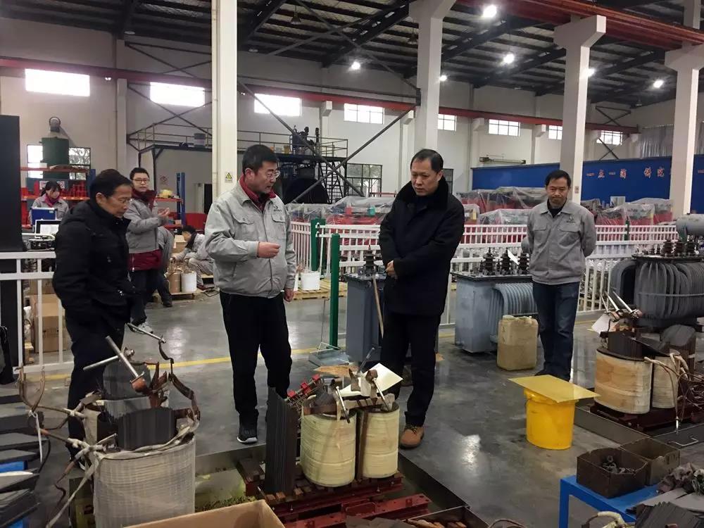 國(guó)網(wǎng)湖北省電力有限公司運(yùn)維檢修部領(lǐng)導(dǎo)到紫電公司進(jìn)行調(diào)研 國(guó)網(wǎng)湖北省電力有限公司運(yùn)維檢修部領(lǐng)導(dǎo)到紫電公司進(jìn)行調(diào)研